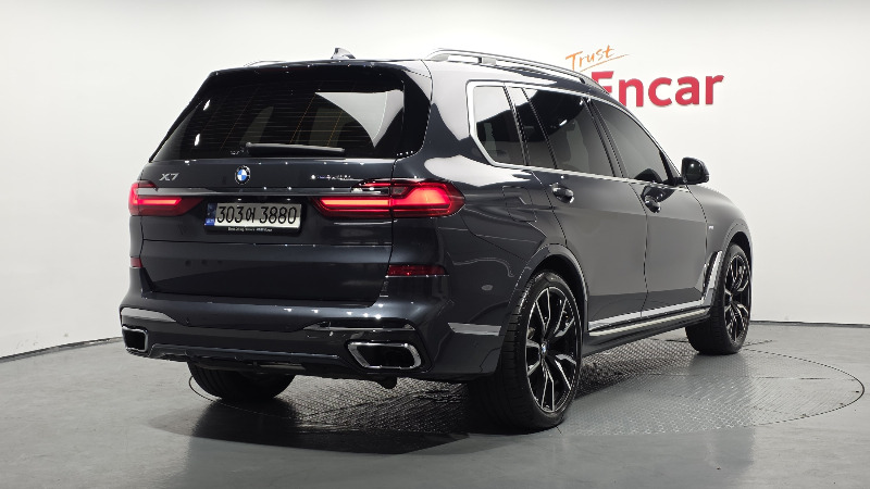 car BMW X7 id60727 photo #2
