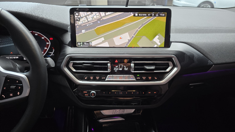 car BMW iX3 id60741 photo #19