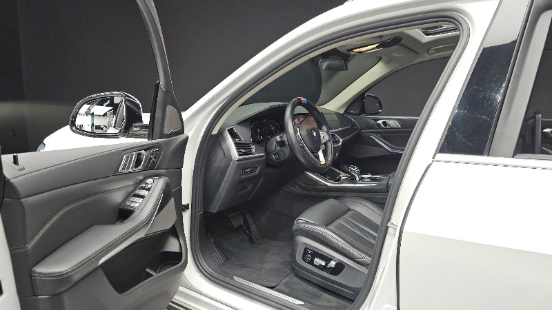 car BMW X7 id60743 photo #10