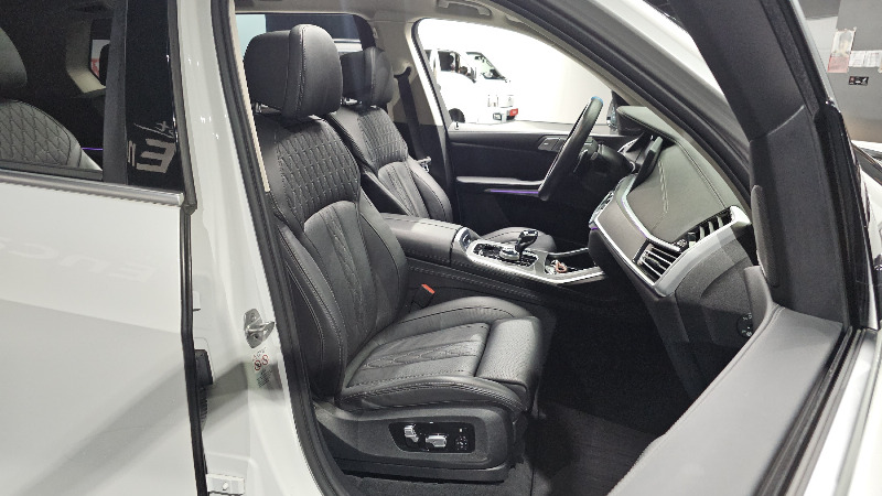 car BMW X7 id60743 photo #12