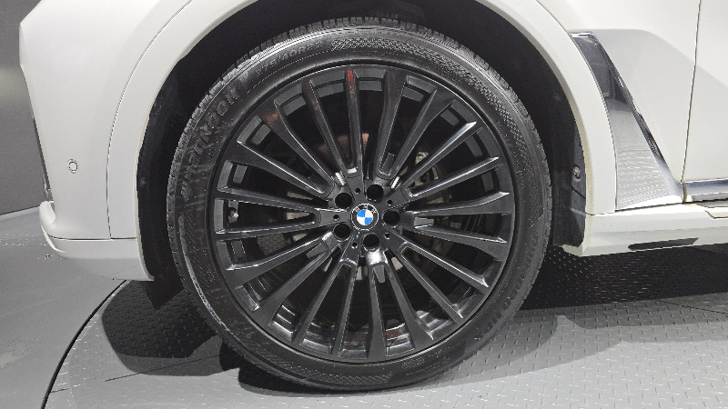 car BMW X7 id60743 photo #5