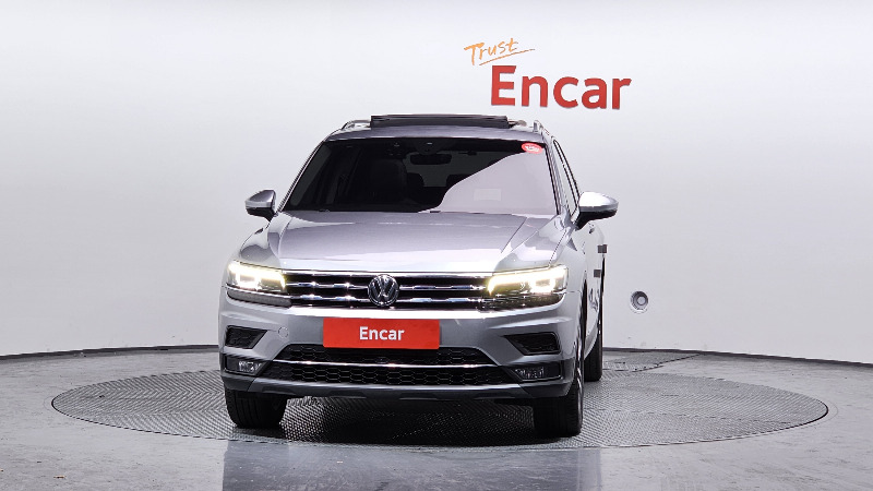 car Volkswagen Tiguan id60859 photo #3
