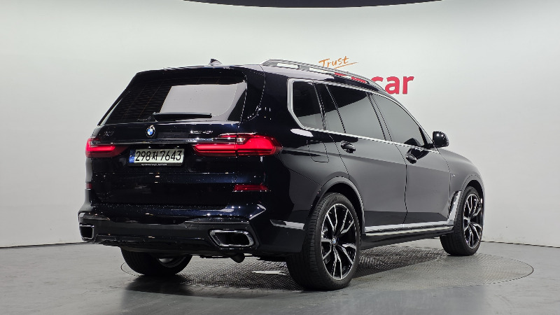 car BMW X7 id60861 photo #2