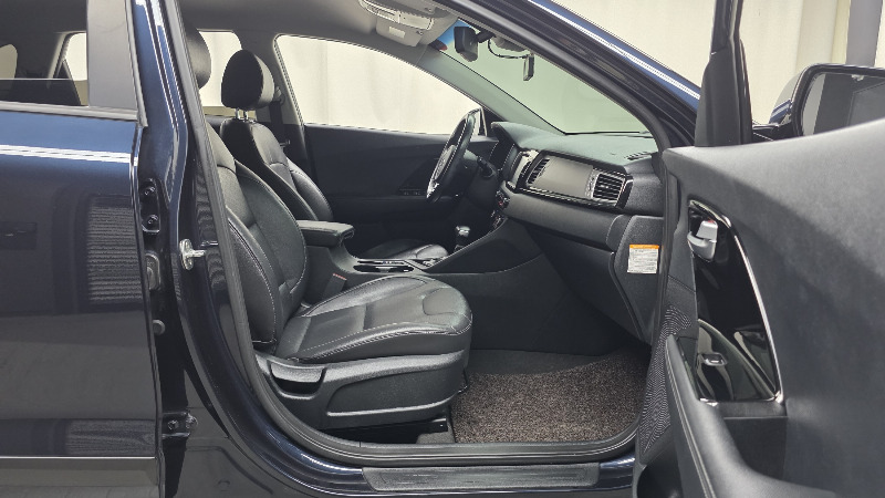 car KIA Niro id60909 photo #11