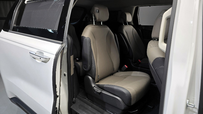 car KIA Carnival id61153 photo #11