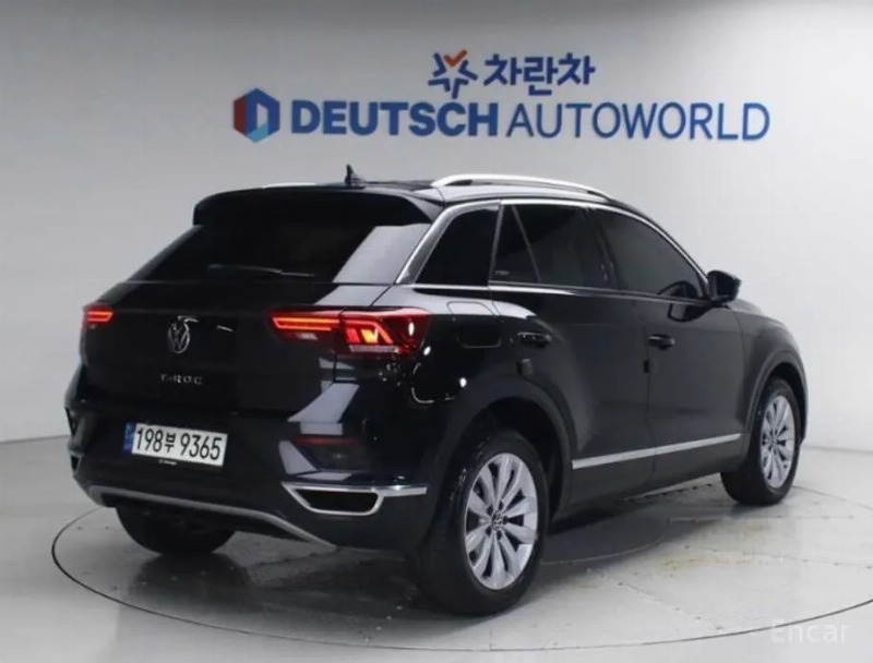 car Volkswagen T-Roc id61166 photo #2