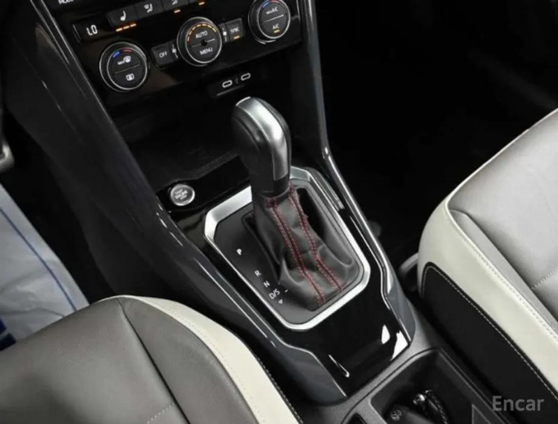 car Volkswagen T-Roc id61166 photo #9