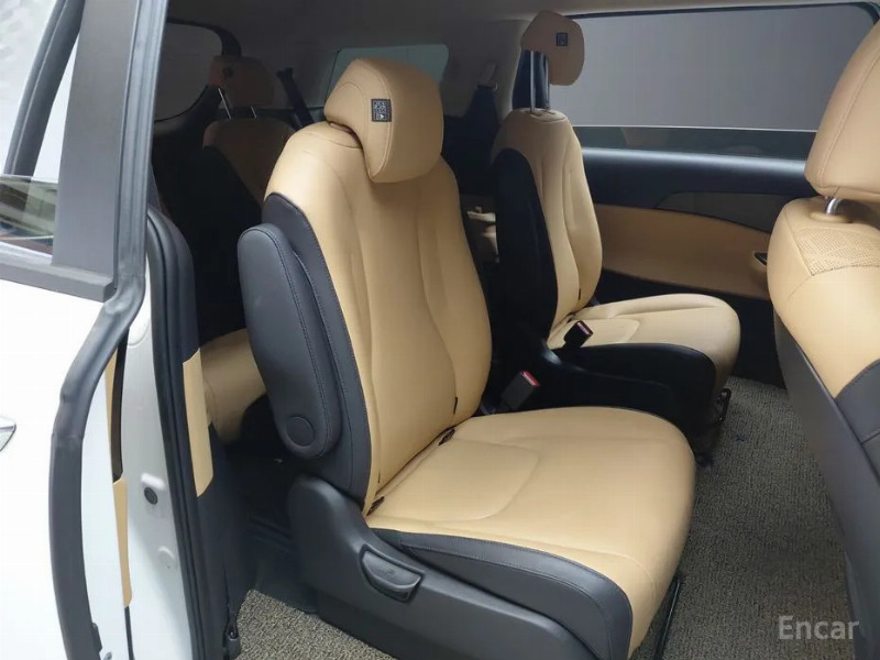 car KIA Carnival id61877 photo #11