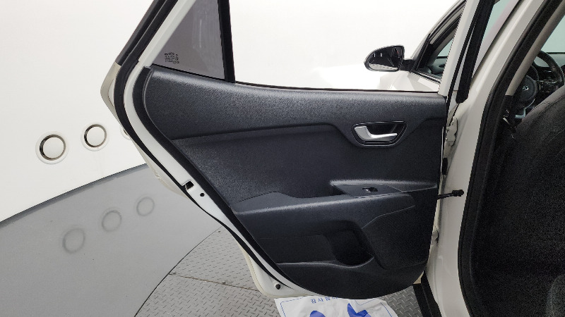 car KIA Stonic id61890 photo #25