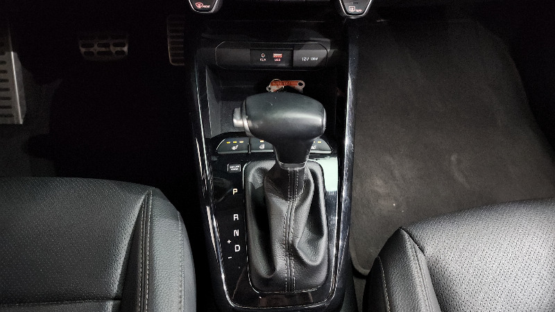 car KIA Stonic id61890 photo #9