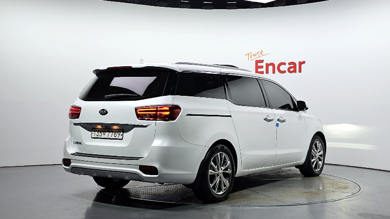 car KIA Carnival id61914 photo #2
