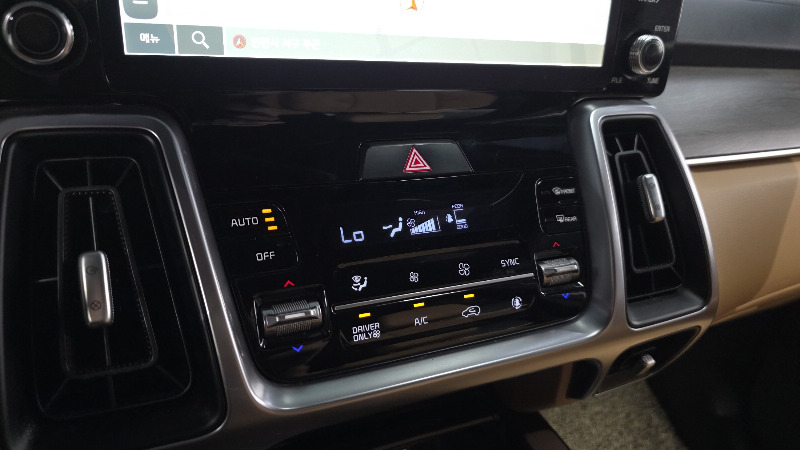 car KIA Sorento id62067 photo #29