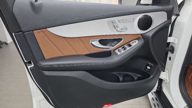 car Mercedes Benz GLC id62155 photo #24
