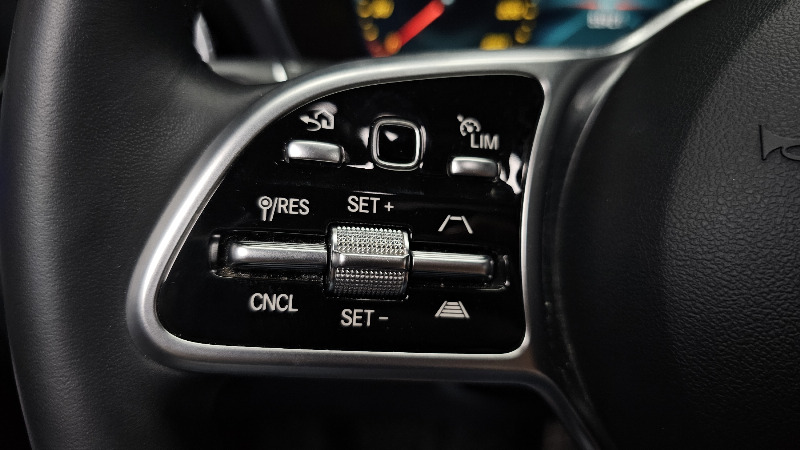 car Mercedes Benz GLC id62162 photo #30