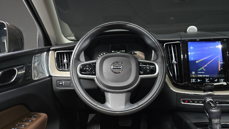car Volvo XC60 id62302 photo #12