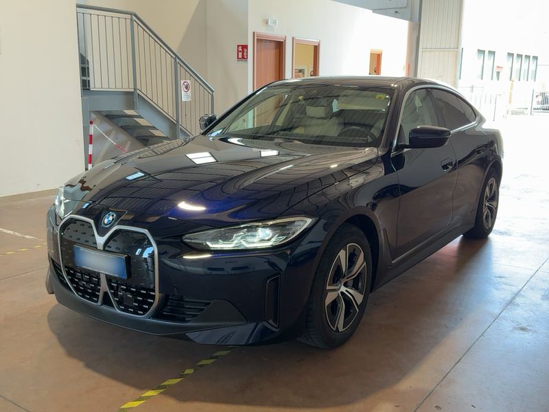 car BMW i4 id62337 main photo