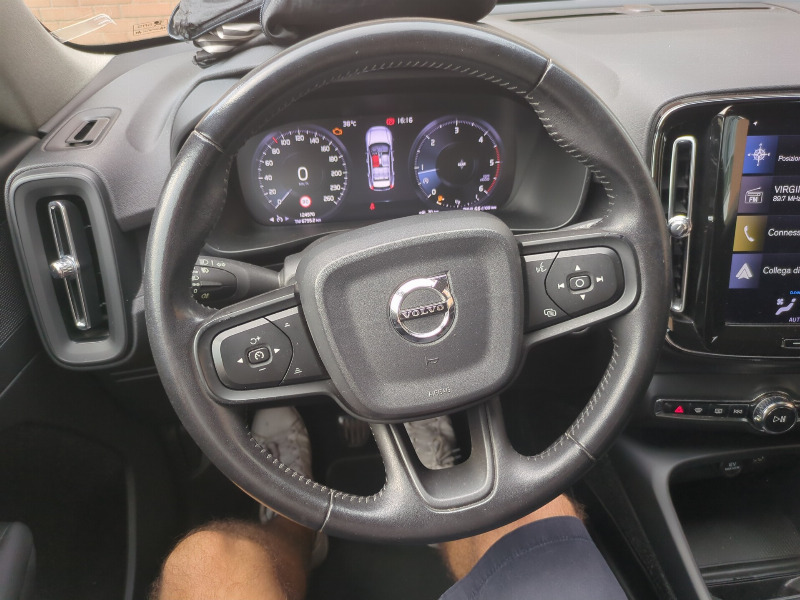 car Volvo XC40 id62696 photo #5