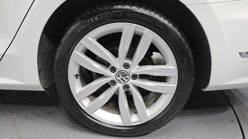 car Volkswagen Passat id62823 photo #21