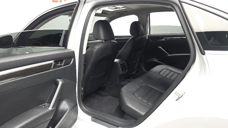 car Volkswagen Passat id62823 photo #26