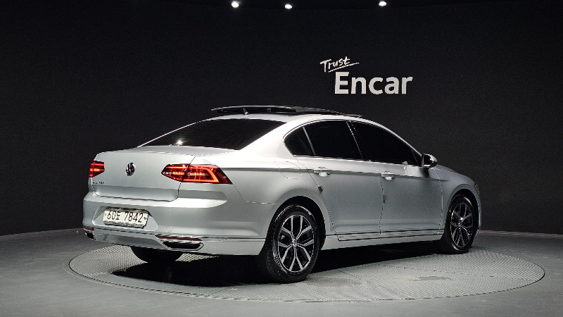 car Volkswagen Passat id62828 photo #2