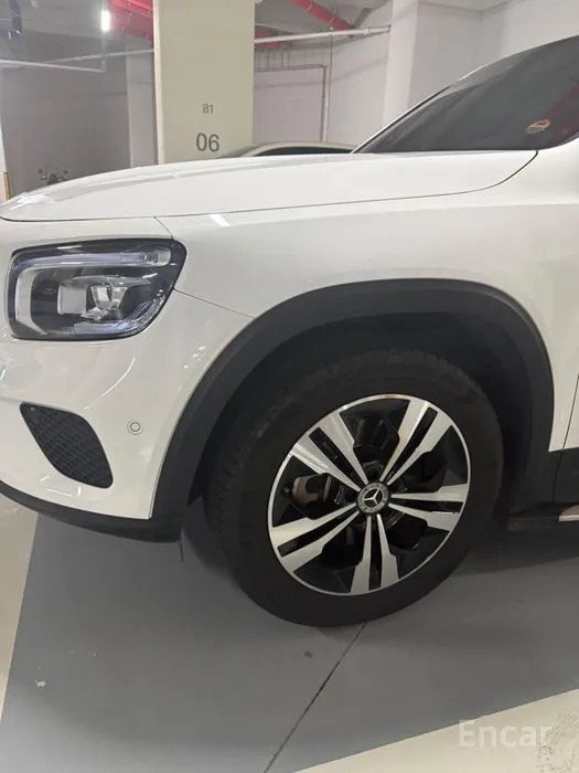 car Mercedes Benz GLB id62875 photo #2