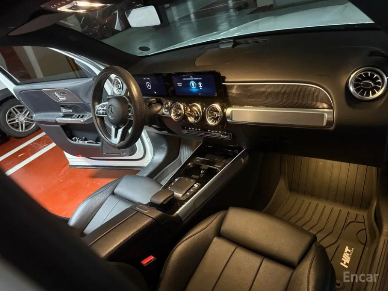 car Mercedes Benz GLB id62875 photo #8