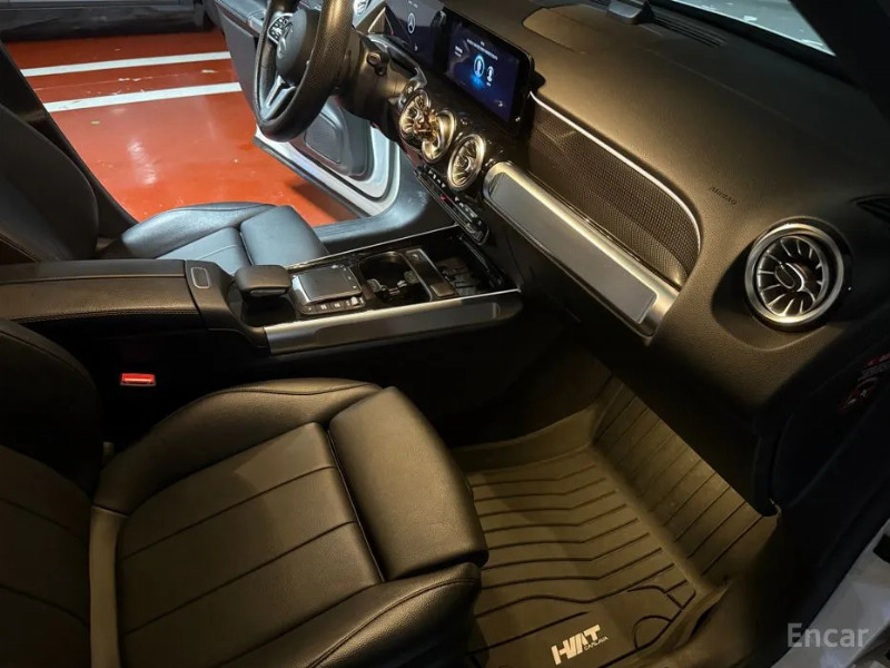 car Mercedes Benz GLB id62875 photo #9