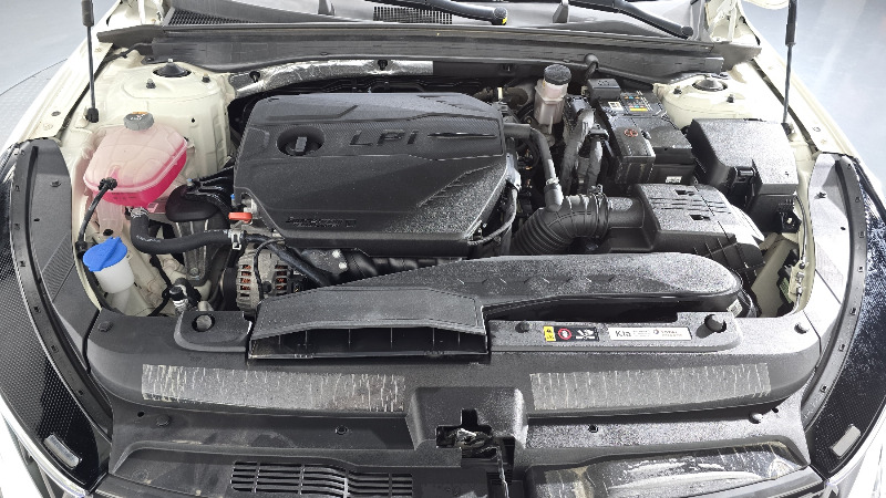 car KIA K5 id62953 photo #6