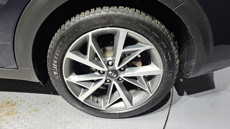 car KIA Niro id63376 photo #21