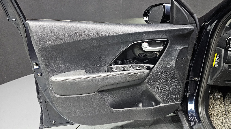 car KIA Niro id63376 photo #24