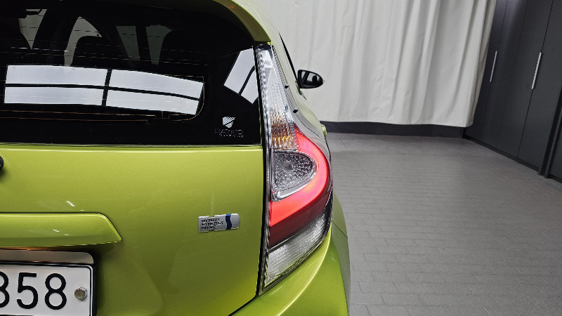 car Toyota Prius id63449 photo #23