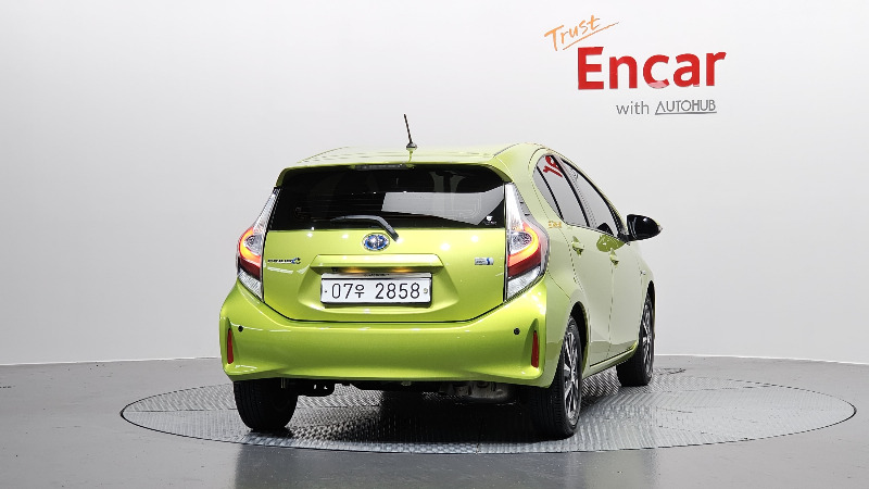 car Toyota Prius id63449 photo #4