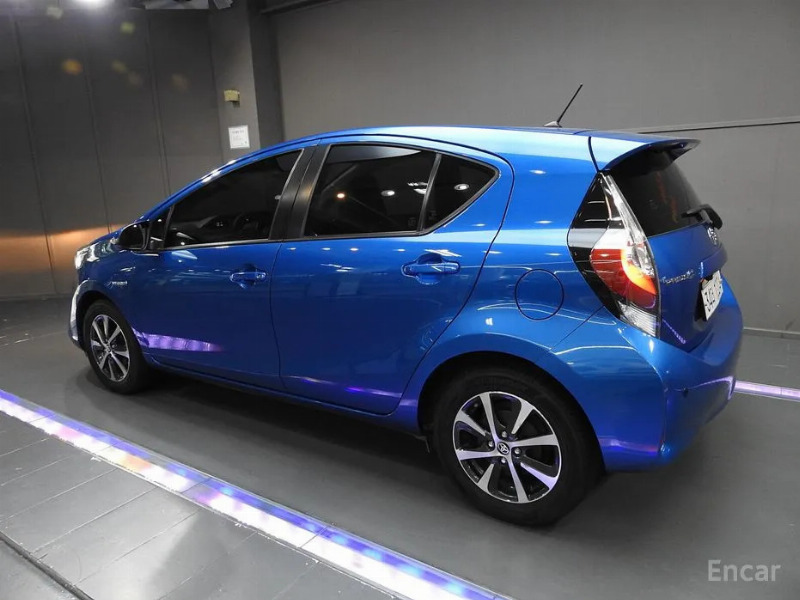 car Toyota Prius id63455 photo #2