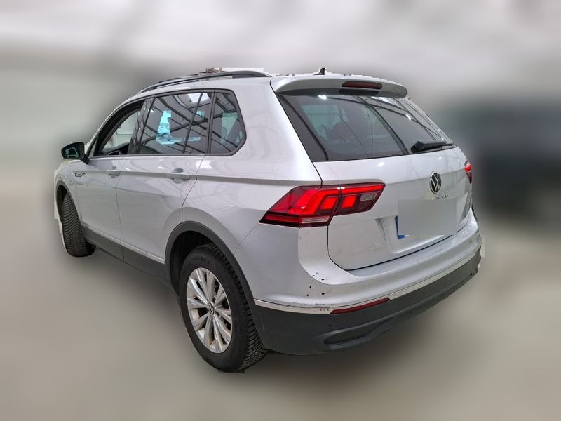 car Volkswagen Tiguan id63625 photo #2