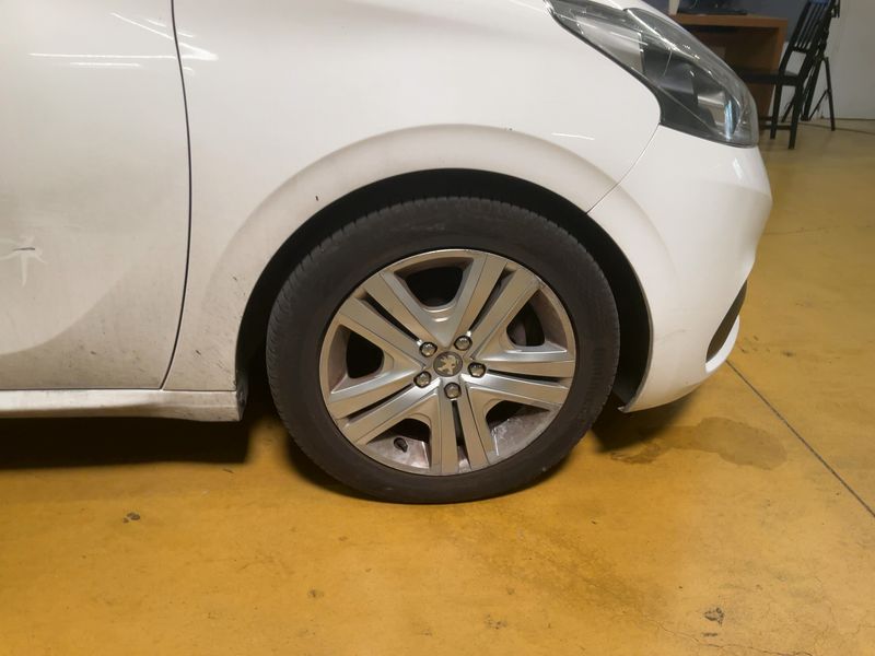 car Peugeot 208 id63690 photo #12