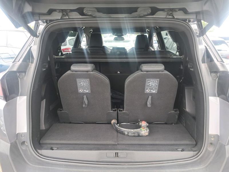 car Peugeot 5008 id63708 photo #3