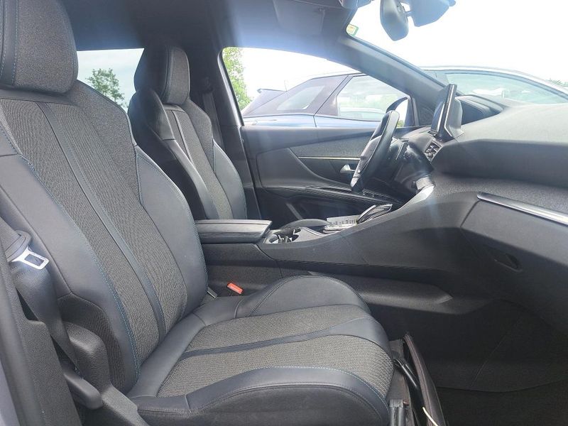 car Peugeot 5008 id63708 photo #9