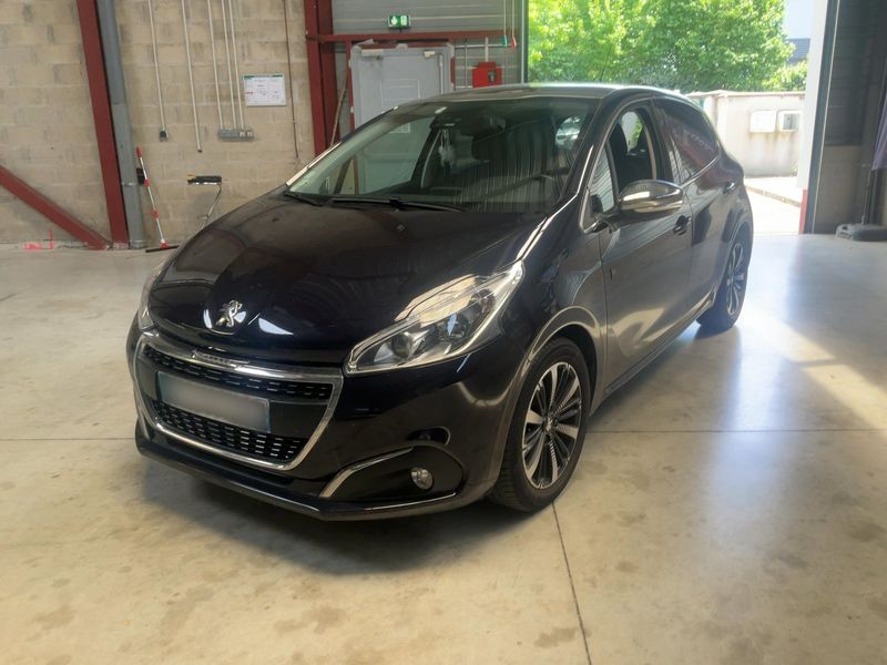 car Peugeot 208 id63736 main photo