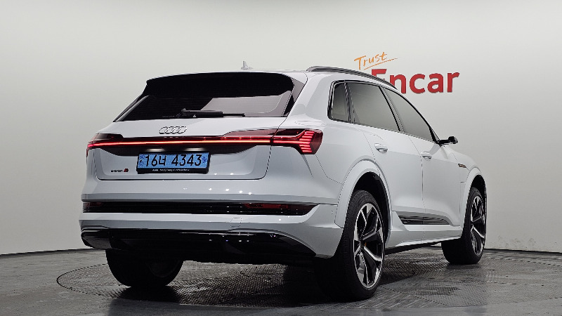 car Audi e-tron id63882 photo #2