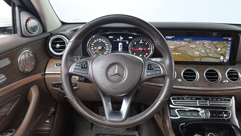 car Mercedes Benz E Class id63992 photo #12