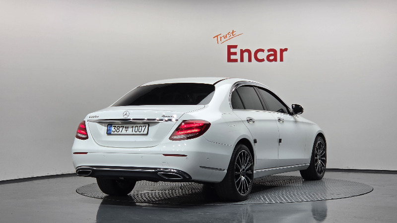 car Mercedes Benz E Class id63992 photo #2