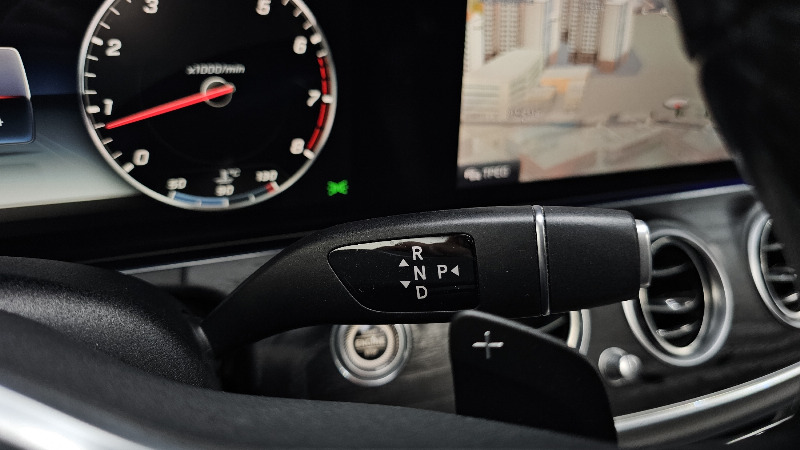 car Mercedes Benz E Class id64015 photo #9