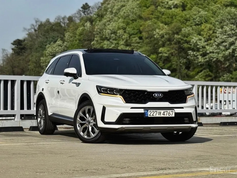car KIA Sorento id64109 main photo