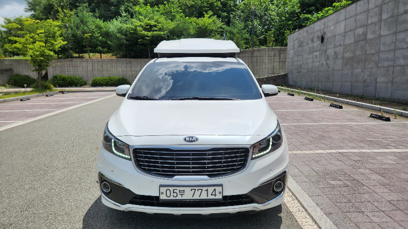 car KIA Carnival id64144 main photo