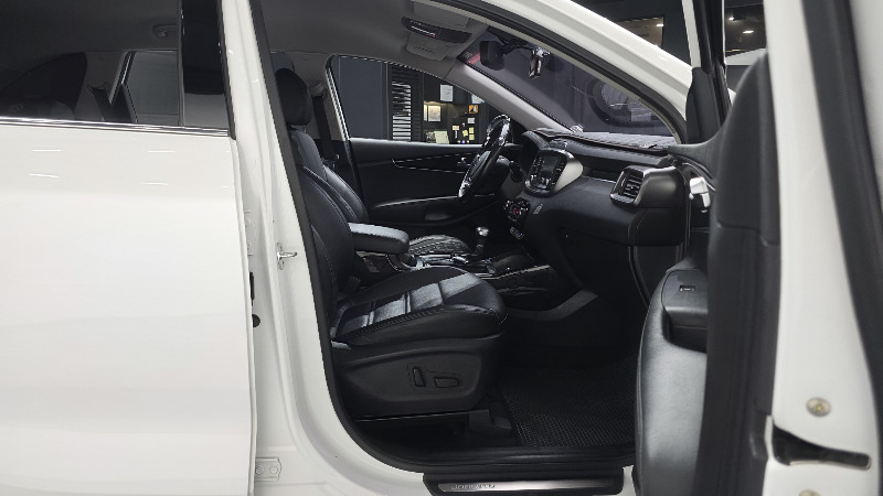 car KIA Sorento id64182 photo #26