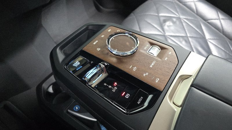 car BMW iX id64582 photo #9