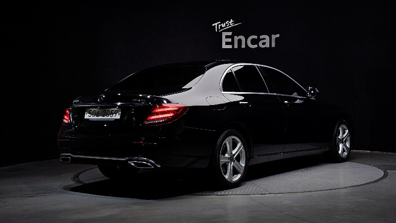 car Mercedes Benz E Class id64715 photo #2