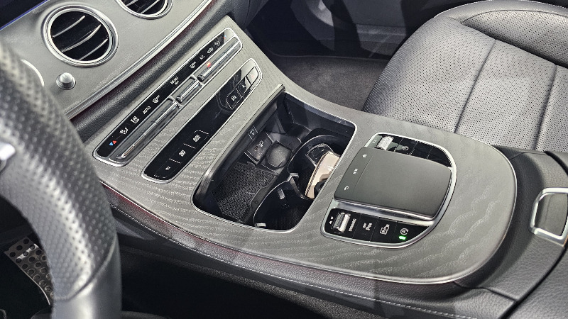 car Mercedes Benz E Class id64733 photo #19