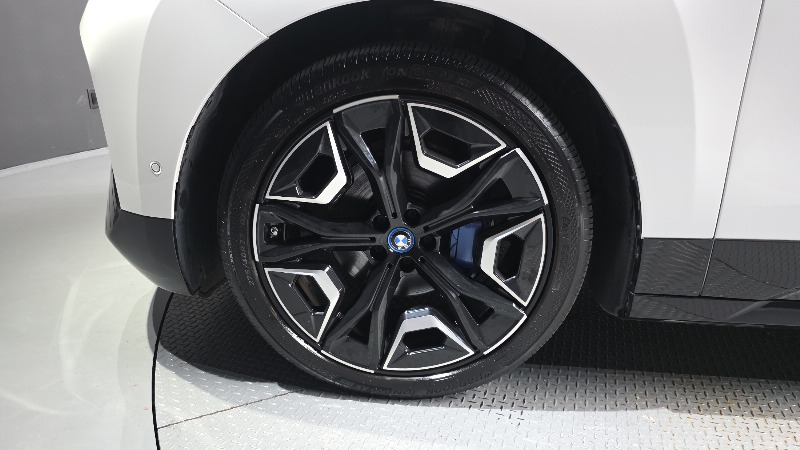 car BMW iX id64748 photo #5
