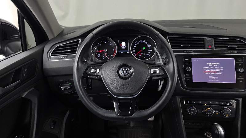 car Volkswagen Tiguan id64794 photo #13